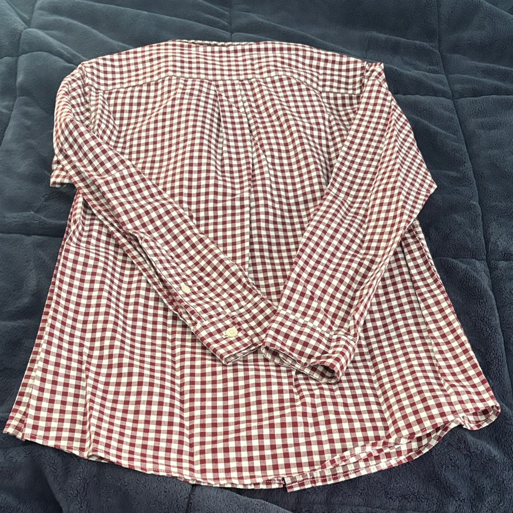 Boy’s NWT maroon and white gingham Vineyard Vines button down - Picture 4 of 4